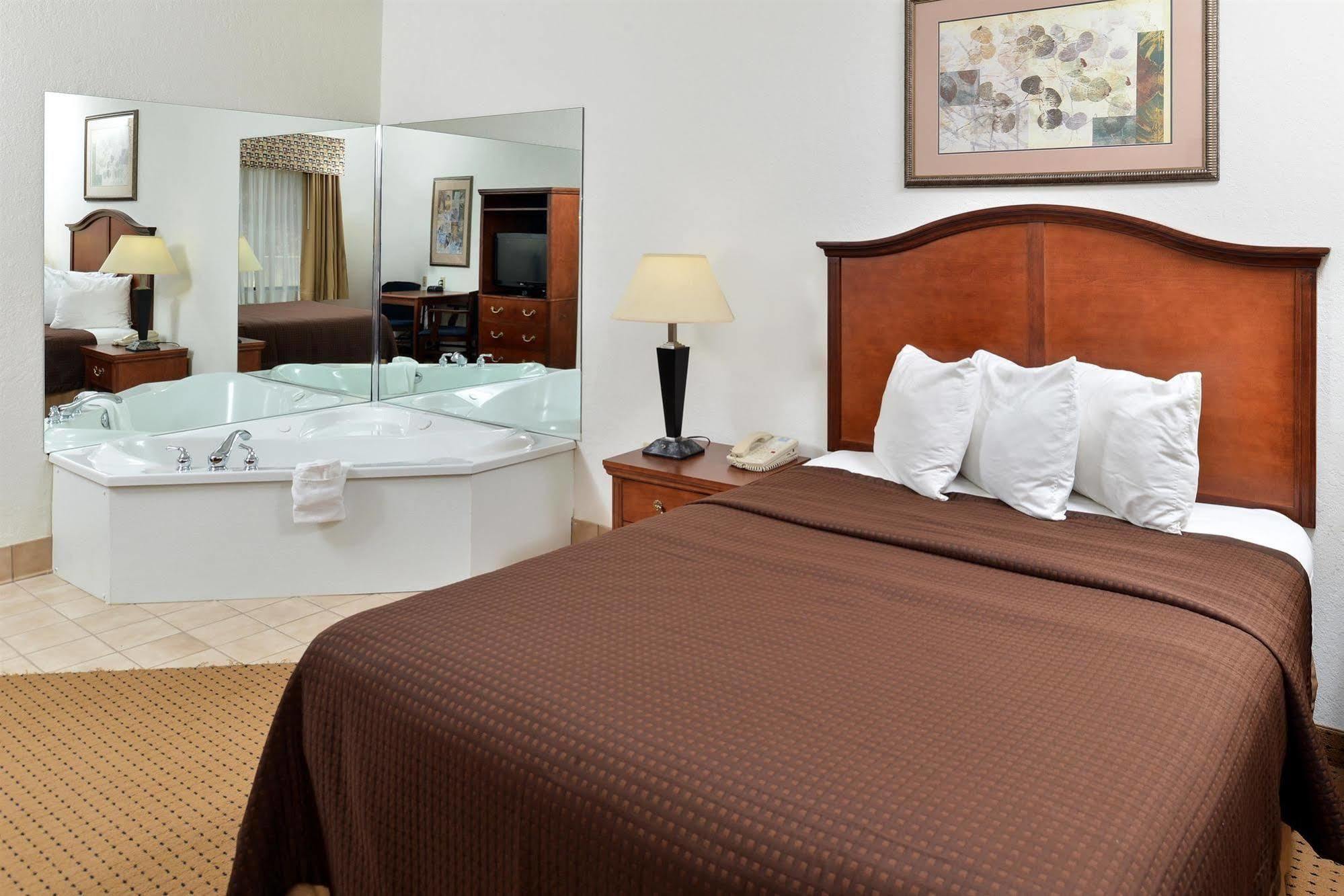 Red Roof Inn & Suites Carrollton, Ga - West Georgia Екстериор снимка